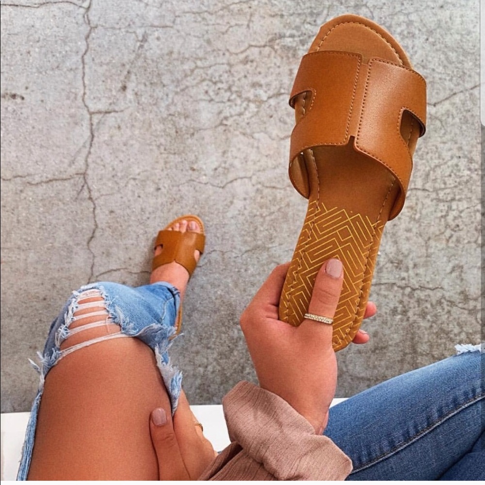 5⭐️MILEY SUMMER COGNAC FLATS- Shoe - Picture 1 of 4